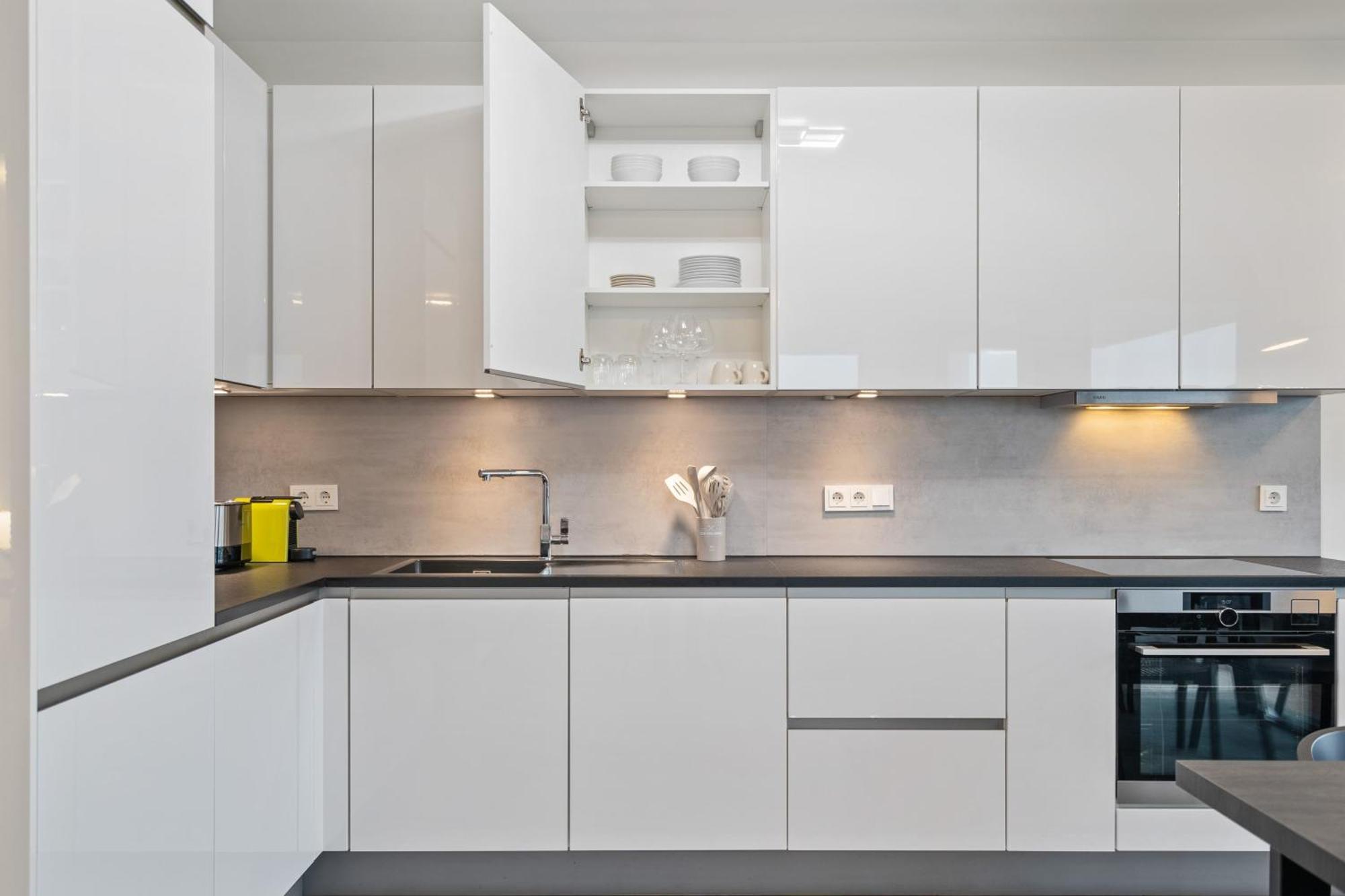 Modern 2BR Apartment with Pool & City Views Luksemburg Zewnętrze zdjęcie